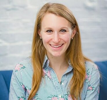 Randi Braun is the Founder and CEO of Something Major, a coaching and training organization helping women leaders navigate power, performance, and progression at work.