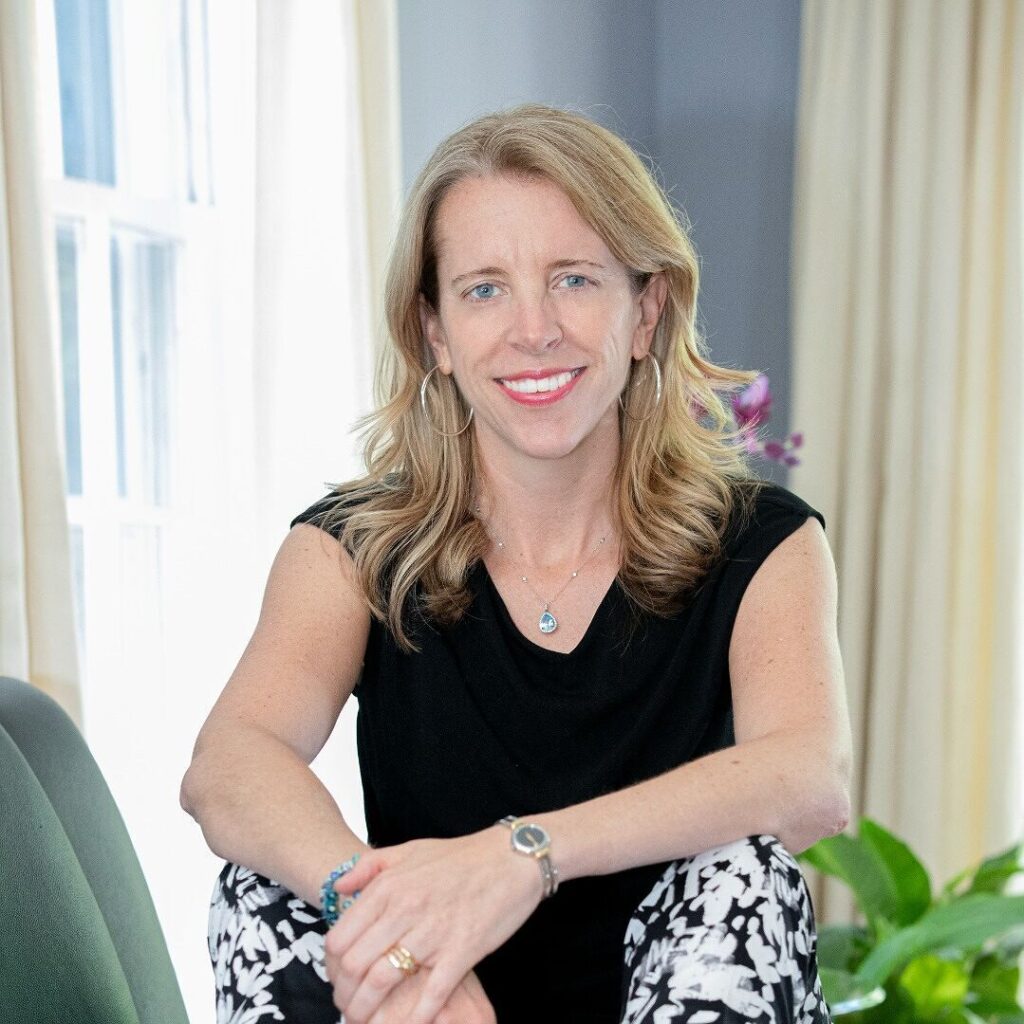 Leadership consultant and advocate focused on closing the leadership and wealth gap for Latinas who wanted to turn a deeply researched point of view into a credible, visible body of work.