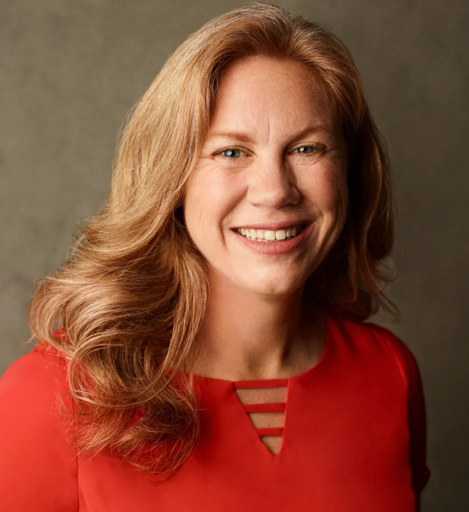 Kimberly’s work is about one thing most leadership programs dance around, relationships at work. Not vibes. Not “communication tips.” Real bridge-building that changes how teams perform.