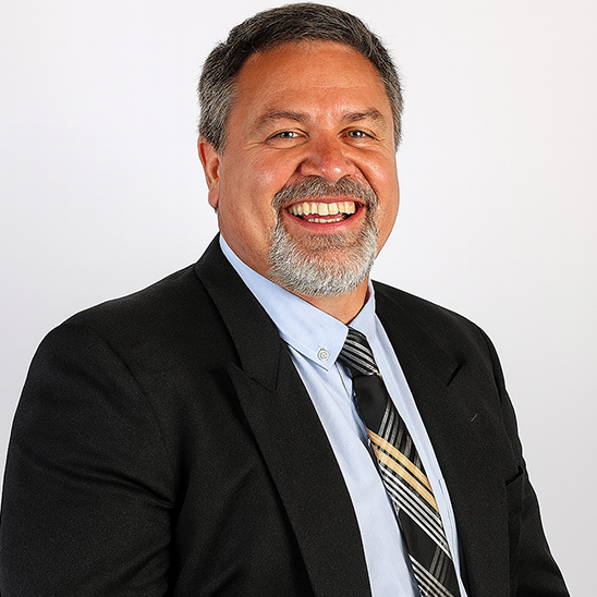 Steve Fredlund spent more than two decades as an actuary, doing what he was “supposed” to do, building a stable career, and checking all the boxes of a successful life. Despite outward success, he felt constrained by people-pleasing, safety, and a quiet loss of agency.