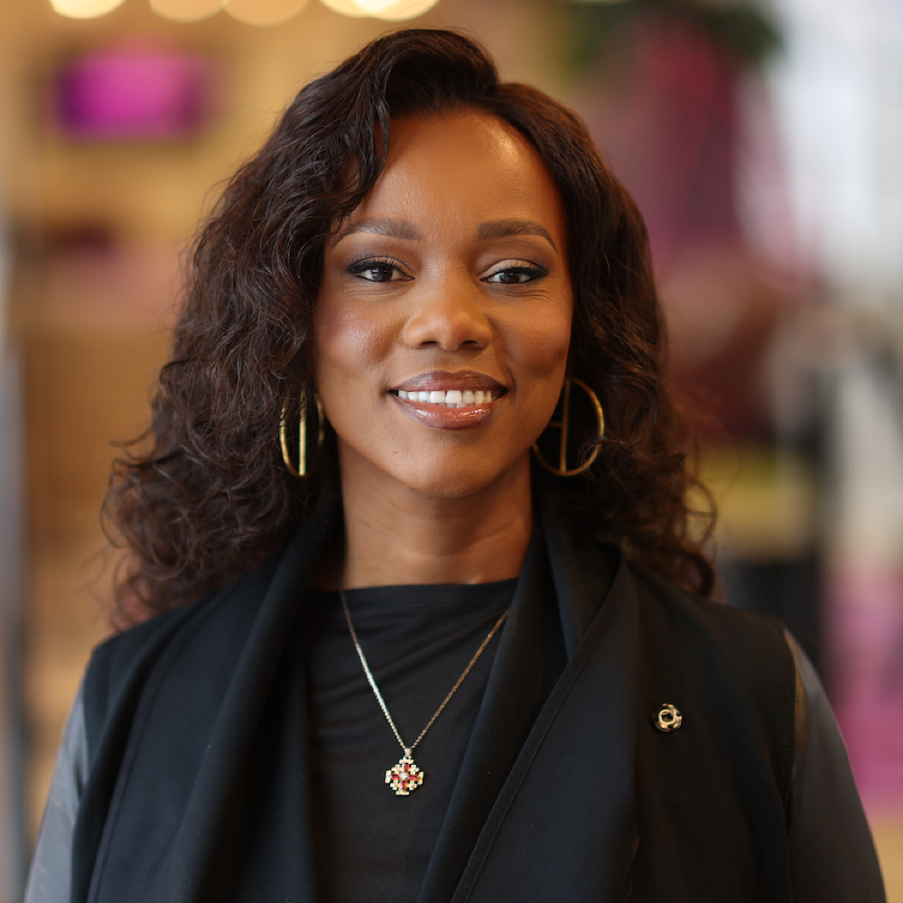 Edwige Robinson is a global technology executive leading digital transformation across Fortune 500 organizations. Recognized as the #3 leader in Telco & Innovation by Mobile Magazine, she is a Forbes Technology Council member, Crain’s Chicago Notable Woman in STEM, 30 Black Stars Pinnacle Award recipient, and finalist for the 2026 Women in Tech Global Awards.